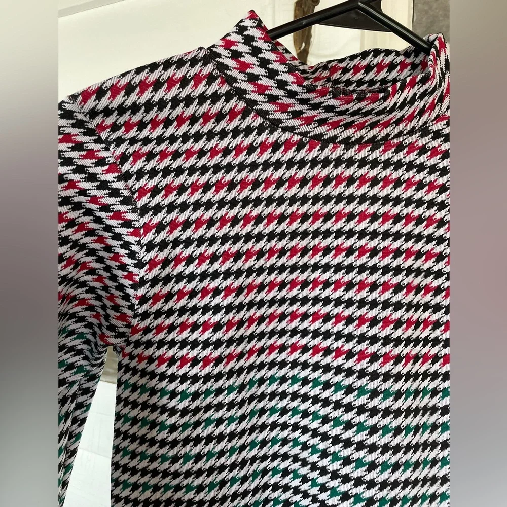 Fabletics Long Sleeve Crop - Picture 3 of 4